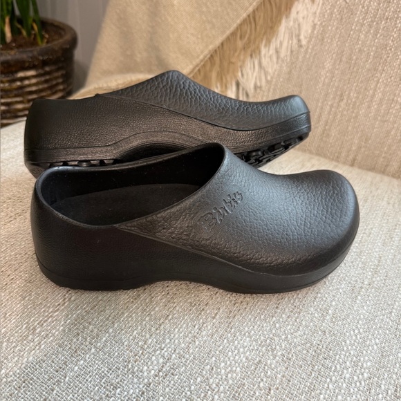 Birkenstock Shoes - NWOT unisex Birkenstock Size38 (L7, M5)